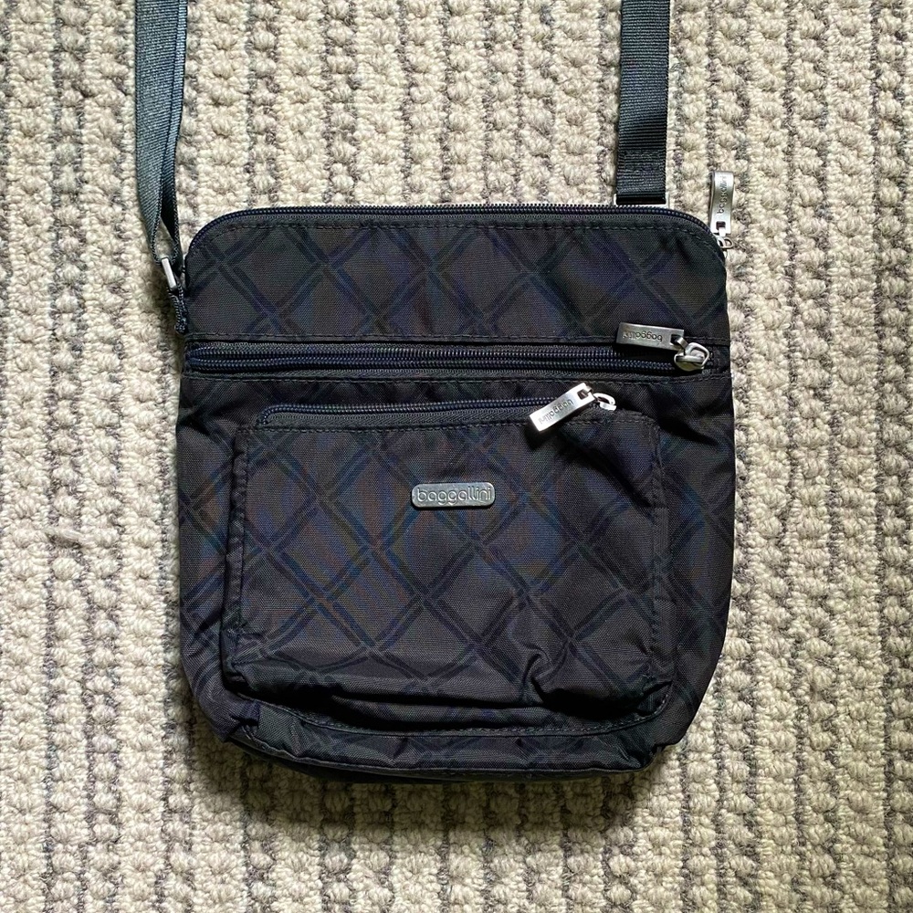 Baggallini Space Grey Medium Crossbody Purse